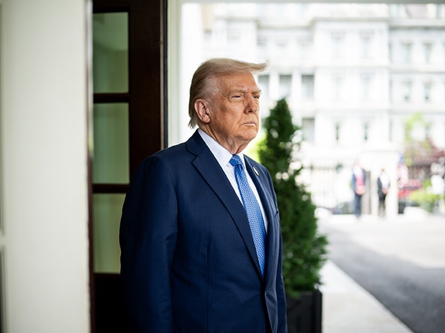 Daniel TorokPresident Donald Trump greets Prime Minister Gahr Store of Norway, Thursday, April 24, 2025, at the West Wing Lobby of the White House. (Official White House Photo by Daniel Torok)