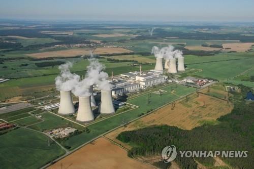 This undated file photo, provided by Korea Hydro & Nuclear Power Co., shows the Dukovany nuclear power plant, located around 200 kilometers southeast of Prague. (PHOTO NOT FOR SALE) (Yonhap)