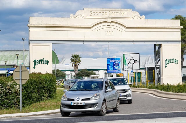 L’usine et les bureaux de la source Perrier Nestlé Waters à Vergèze, dans le Gard. 