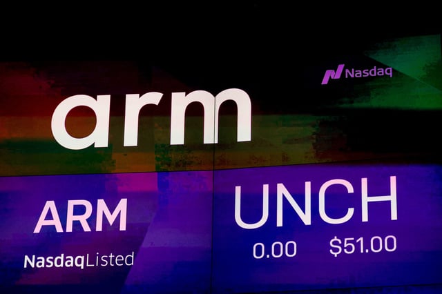 A screen displays the logo of Arm Holdings at the Nasdaq Market site in New York, U.S., September 14, 2023. REUTERS/Brendan McDermid/File Photo
