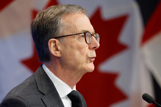 Bank of Canada Governor Tiff Macklem takes part in a news conference in Ottawa, Ontario, Canada April 16, 2025. REUTERS/Blair Gable/File photo