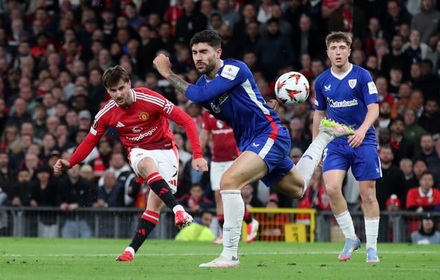 Soccer Football - Europa League - Semi Final - Second Leg - Manchester United v Athletic Bilbao - Old Trafford, Manchester, Britain - May 8, 2025 Manchester United's Mason Mount scores their first goal REUTERS/Scott Heppell