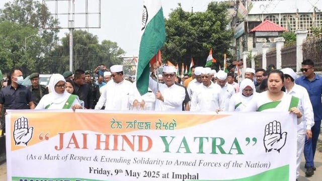President Keisham Meghachandra Singh of MPCC and former chief minister Okram Ibobi Singh led the yatra. (HT photo)