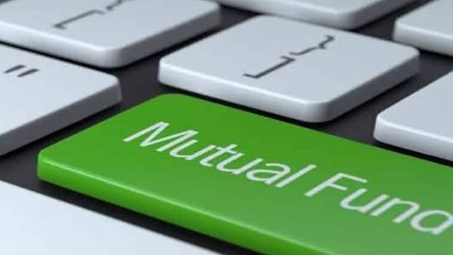 MFs in April 2025: Equity fund inflows decline, SIPs soar to record levels