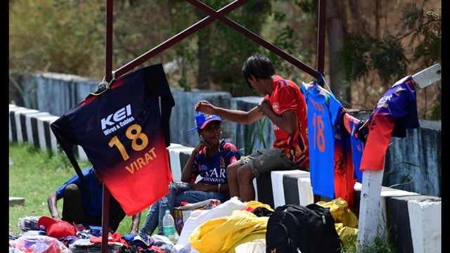 Cricket fans outside Lucknow’s Ekana stadium after the BCCI suspended the IPL for a week amid escalating tensions with Pakistan, on Friday. (Deepak Gupta/HT Photo)