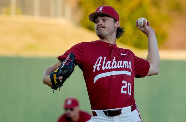 Mar 20, 2025; Tuscaloosa AL, USA; Alabama pitcher Zane Adams (20) pitches against Tennessee at Sewell-Thomas Stadium.