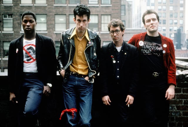 San Francisco punk band the Dead Kennedys is blaming its frontman for thwarting a potential reunion.