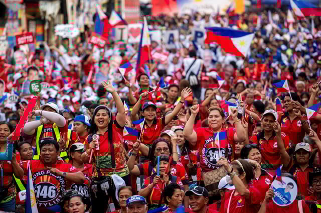 Supporters cheer during a campaign rally attended by Philippine President Ferdinand Marcos Jr ahead of the elections, in Mandaluyong City, Metro Manila, Philippines, May 9, 2025. REUTERS/Lisa Marie David
