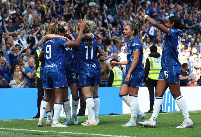 Soccer Football - Women's Super League - Chelsea v Liverpool - Stamford Bridge, London, Britain - May 10, 2025 Chelsea's Agnes Beever-Jones celebrates scoring their first goal with teammates Action Images via Reuters/Paul Childs