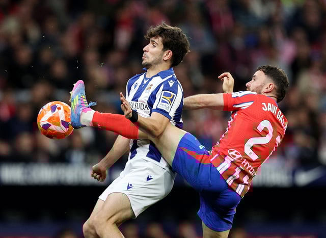 Soccer Football - LaLiga - Atletico Madrid v Real Sociedad - Metropolitano, Madrid, Spain - May 10, 2025 Real Sociedad's Pablo Marin in action with Atletico Madrid's Javi Galan REUTERS/Violeta Santos Moura