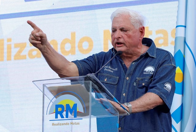 Panama's former President Ricardo Martinelli gestures during his 2024 presidential campaign kick-off event, in Panama City, Panama February 3, 2024. REUTERS/Aris Martinez/File Photo