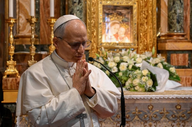 Le pape Léon XIV lors d’une visite surprise au Sanctuaire de la Mère du Bon Conseil à Genazzano, Rome, en Italie, le 10 mai 2025.