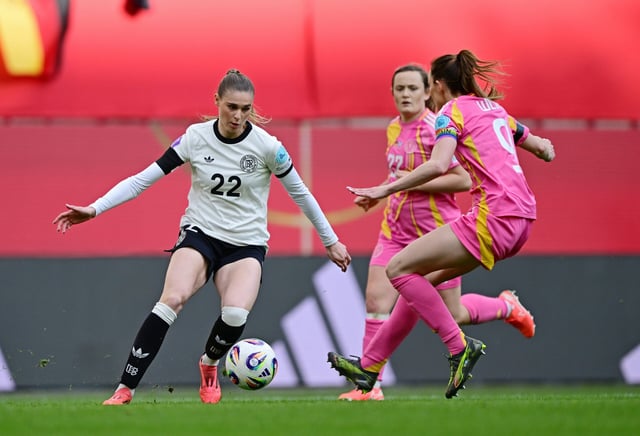 DFB-Star Jule Brand bei einem Nations-League-Spiel gegen Schottland