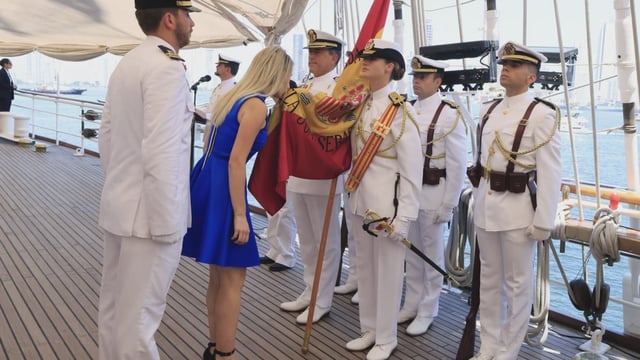 La Princesa Leonor, abanderada en una jura de bandera en Colombia
