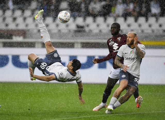 Soccer Football - Serie A - Torino v Inter Milan - Stadio Olimpico Grande Torino, Turin, Italy - May 11, 2025 Inter Milan's Mehdi Taremi shoots at goal REUTERS/Massimo Pinca