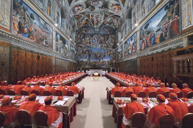 Les 133 cardinaux électeurs, réunis depuis le 7 mai dans la chapelle Sixtine, vont élire le lendemain, au 3e tour de scrutin, le cardinal américain Robert Francis Prevost qui prendra le nom de Léon XIV.