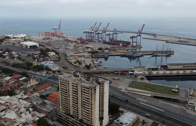 A drone view of the Bolivariana de Puertos La Guaira port in La Guaira, Venezuela April 17, 2024. REUTERS/Leonardo Fernandez Viloria/File Photo