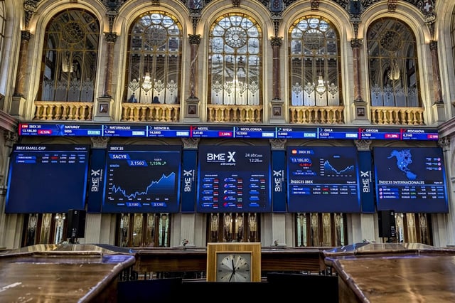 El IBEX 35 renueva sus máximos anuales tras subir el 0,95 % ante el acuerdo EE. UU.-China