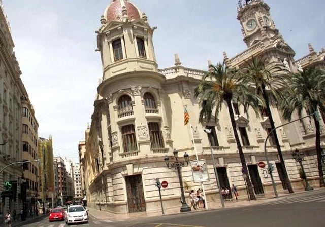 Edificios en la plaza del Ayuntamiento de Valencia