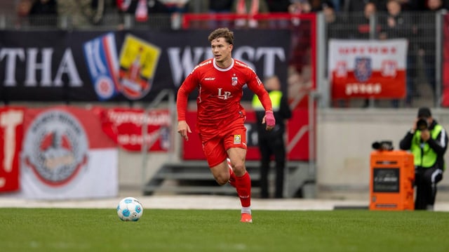 Robin Fabinski ( 21; FC Rot-Weiß Erfurt) 