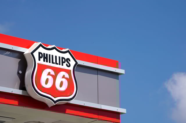 The Phillips 66 gas station in Superior, Colorado, U.S., July 27, 2017.  REUTERS/Rick Wilking/ File Photo