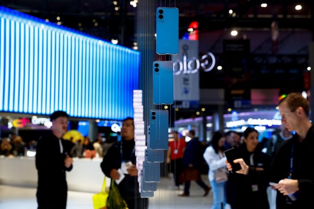 A prototype of the Samsung Galaxy S25 Edge, exhibited at the Samsung venue at the Mobile World Congress trade show in Barcelona, Spain, March 3, 2025. REUTERS/Bruna Casas/File Photo