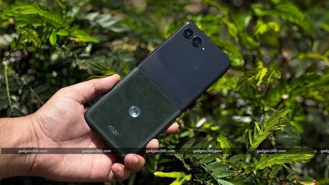 Razr 60 Ultra is available on Amazon, Reliance Digital, official website, and offline stores.