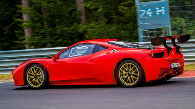 A crash in Spain claimed the lives of a British couple when their Ferrari veered off the road during a rally, plunging into a river.