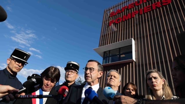 Le ministre de l’Intérieur, Bruno Retailleau, a dénoncé « une société laxiste qui a engendré une fabrique de barbares » lors de son déplacement à Evian-les-Bains, le 10 mai dernier, et a notamment promis de prendre « une nouvelle instruction pour généraliser les poursuites sur les rodéos ».