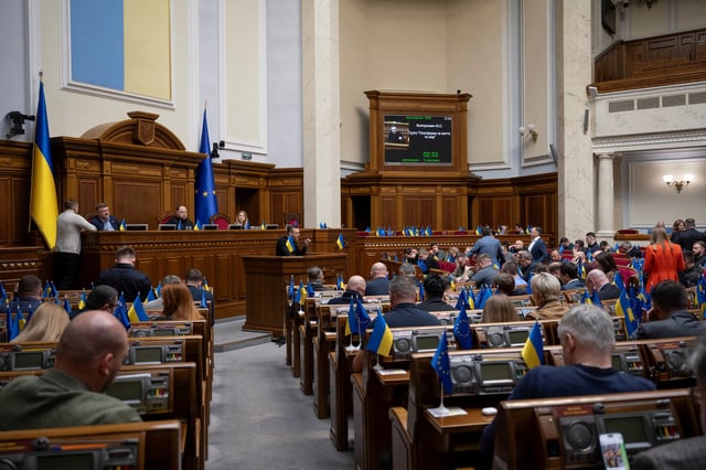Ukrainian lawmakers discuss ratifying the deal with the United States about mineral resources during a session of parliament, amid Russia's attack on Ukraine, in Kyiv, Ukraine May 8, 2025. REUTERS/Andrii Nesterenko/File Photo