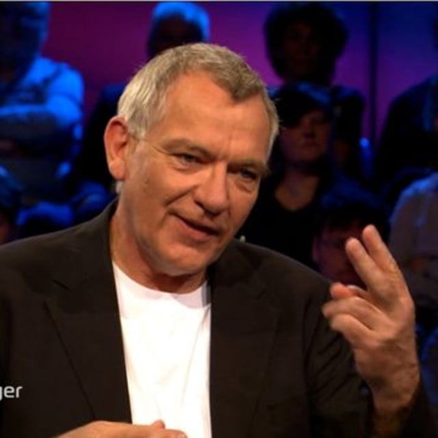 Im ARD-Talk von Sandra Maischberger diskutierten am Dienstagabend CDU-Außenpolitiker Norbert Röttgen und Linken-Co-Chef Jan van Aken über den Krieg in der Ukraine. Die unterschiedlichen Standpunkte der beiden Politiker sorgten für eine lebhafte Debatte. In einer ruhigen Sekunde wollte Maischberger dann etwas über ein Gerücht über van Aken wissen und fragte ungläubig nach.