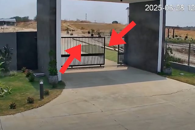 © screenshot from video posted on Facebook by Htin Aung© screenshot from video posted on Facebook by Htin Aung, arrows added by Gizmodo