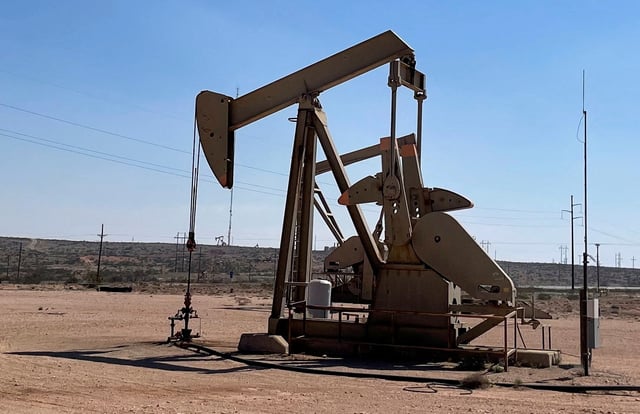 An oil pumpjack is pictured in the Permian basin, Loco Hills regions, New Mexico, U.S., April 6, 2023. REUTERS/Liz Hampton/File Photo