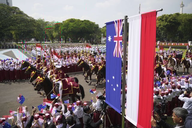 Riders on horseback arrive for a ceremonial welcome for Australian Prime Minister Anthony Albanese at Merdeka Palace in Jakarta, Indonesia, Thursday, May 15, 2025. (AP Photo/Dita Alangkara)