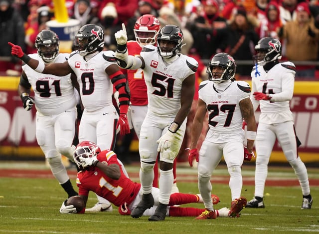 Third-year edge rusher Will Anderson Jr. (51) leads a Texans defense that is expected to be one of the NFL&#39;s top units.