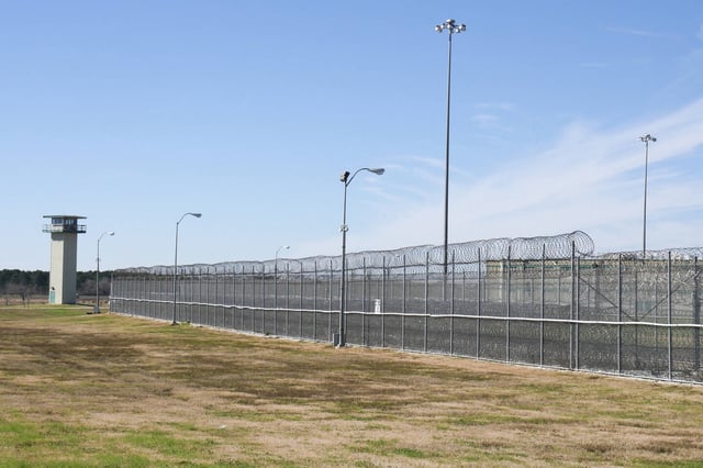 L'Unité Allan B. Polunsky, prison située au Texas, a une capacité d'accueil de 2984 places.