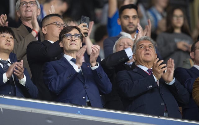 Salvador Illa, presidente de la Generalitat, con Joan Laporta, el máximo mandatario del Barça.