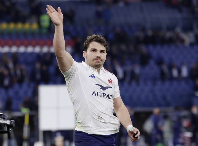 Rugby Union - Six Nations Championship - Italy v France - Stadio Olimpico, Rome, Italy - February 23, 2025 France's Antoine Dupont celebrates after the match REUTERS/Remo Casilli