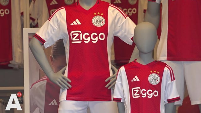 Fans scoren nieuw Ajax-tenue ondanks tegenslagen: "Gewoon je shirtje blijven kopen"