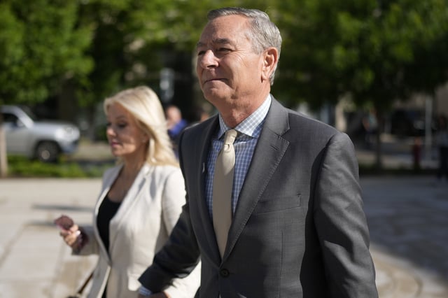 Former Tennessee House Speaker Glen Casada arrives at the federal courthouse Monday, April 28, 2025, in Nashville, Tenn. (AP Photo/George Walker IV)