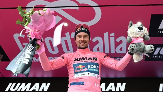 Roglic regained the Maglia Rosa after finishing the stage in fourth place