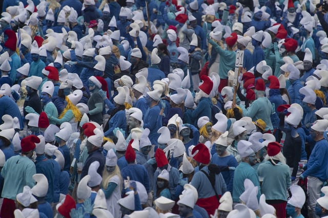 Lors du rassemblement de Schtroumpfs à Landerneau (Finistère) en 2023.