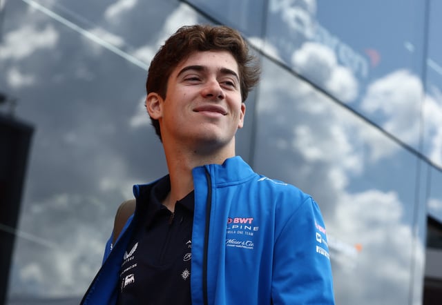 Formula One F1 - Emilia Romagna Grand Prix - Autodromo Enzo e Dino Ferrari, Imola, Italy - May 16, 2025 Alpine's Franco Colapinto arrives ahead of practice REUTERS/Jakub Porzycki