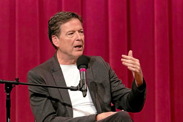 James Comey à la Free Library of Philadelphia, aux États-Unis, le 31 mai 2023.
