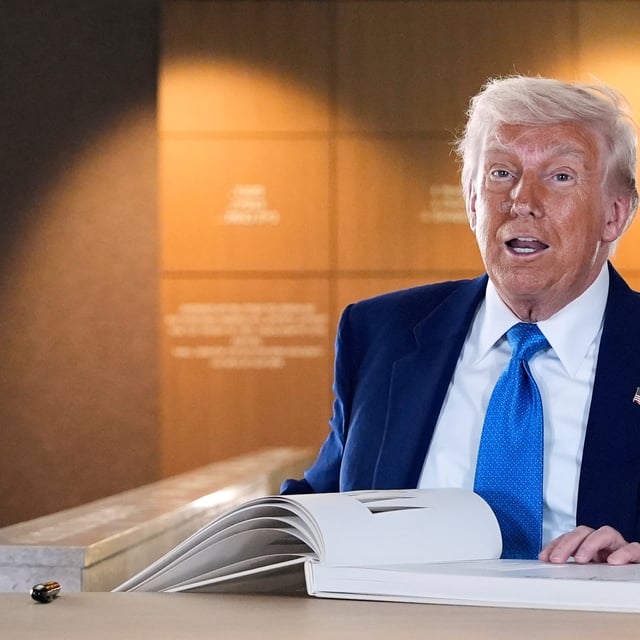 Statt bei den Ukraine-Gesprächen in der Türkei, war US-Präsident Donald Trump im Nahen Osten unterwegs.