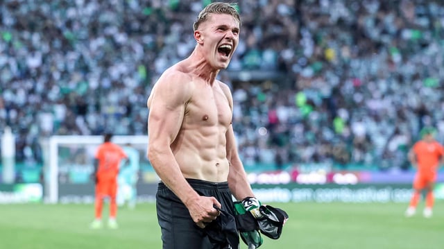 Viktor Gyökeres von Sporting Lissabon freut sich über den Meistertitel in der Liga Portugal