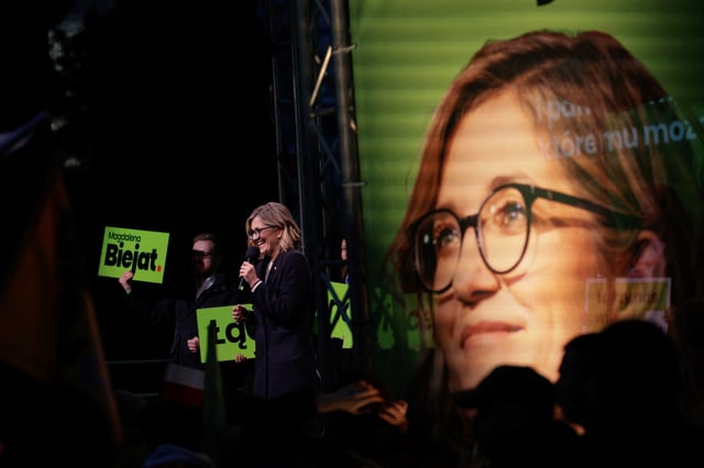 Magdalena Biejat, Deputy Senate Speaker, leftist presidential candidate, delivers a speech during her final election rally in Warsaw, May 16, 2025. Dawid Zuchowicz / Agencja Wyborcza.pl via REUTERS/File Photo