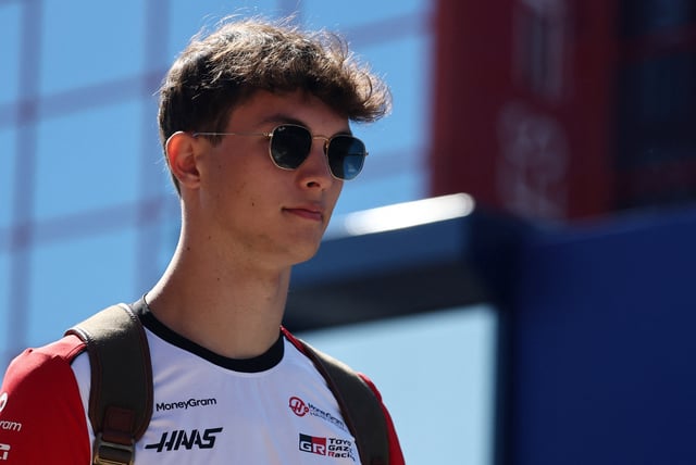 Formula One F1 - Emilia Romagna Grand Prix - Autodromo Enzo e Dino Ferrari, Imola, Italy - May 17, 2025 Haas' Oliver Bearman arrives ahead of practice REUTERS/Jakub Porzycki
