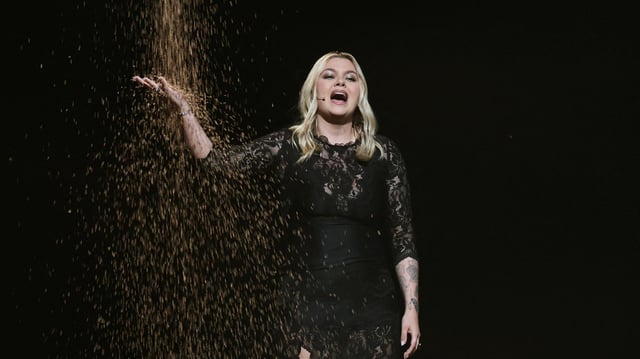 Louane, le 17 mai 2025, à l’Eurovision, à Bâle.