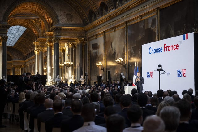 Pour la huitième année consécutive, Emmanuel Macron (ici, en 2024) accueille les dirigeants de grands groupes internationaux au château de Versailles dans le cadre du sommet Choose France.